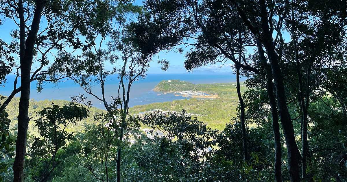 Earl Hill Summit views to Half Moon Bay